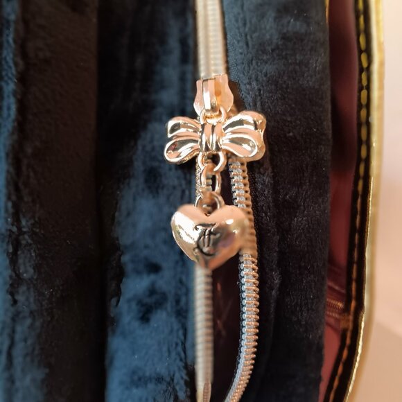 NWT💥 JUICY COUTURE BLACK & GOLD VELOUR LARGE TRAVEL COSMETIC BAG - Picture 4 of 10